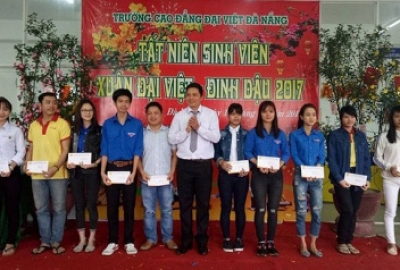 Tất niên sinh viên xuân Đại Việt - Đinh Dậu 2017