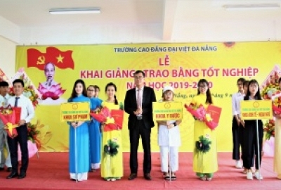 Trường Cao đẳng Đại Việt Đà Nẵng tổ chức lễ khai giảng và trao bằng tốt nghiệp năm học 2019- 2020