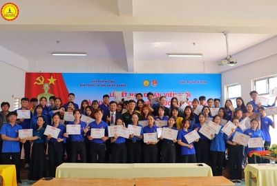 Đoàn trường Cao đẳng Đại Việt Đà Nẵng kết nạp thêm 123 Đoàn viên mới