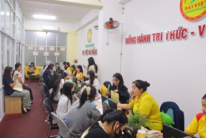 CHÀO ĐÓN 450 TÂN SINH VIÊN NHẬP HỌC ĐỢT 3 TẠI TRƯỜNG CAO ĐẲNG ĐẠI VIỆT ĐÀ NẴNG
