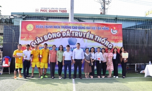 Lễ khai mạc giải bóng đá truyền thống học sinh sinh viên trường Cao đẳng Đại Việt Đà Nẵng năm 2022
