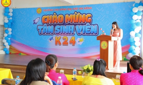 Nhập học đợt 1, gần 100 tân sinh viên chính thức gia nhập Đại Việt Đà Nẵng