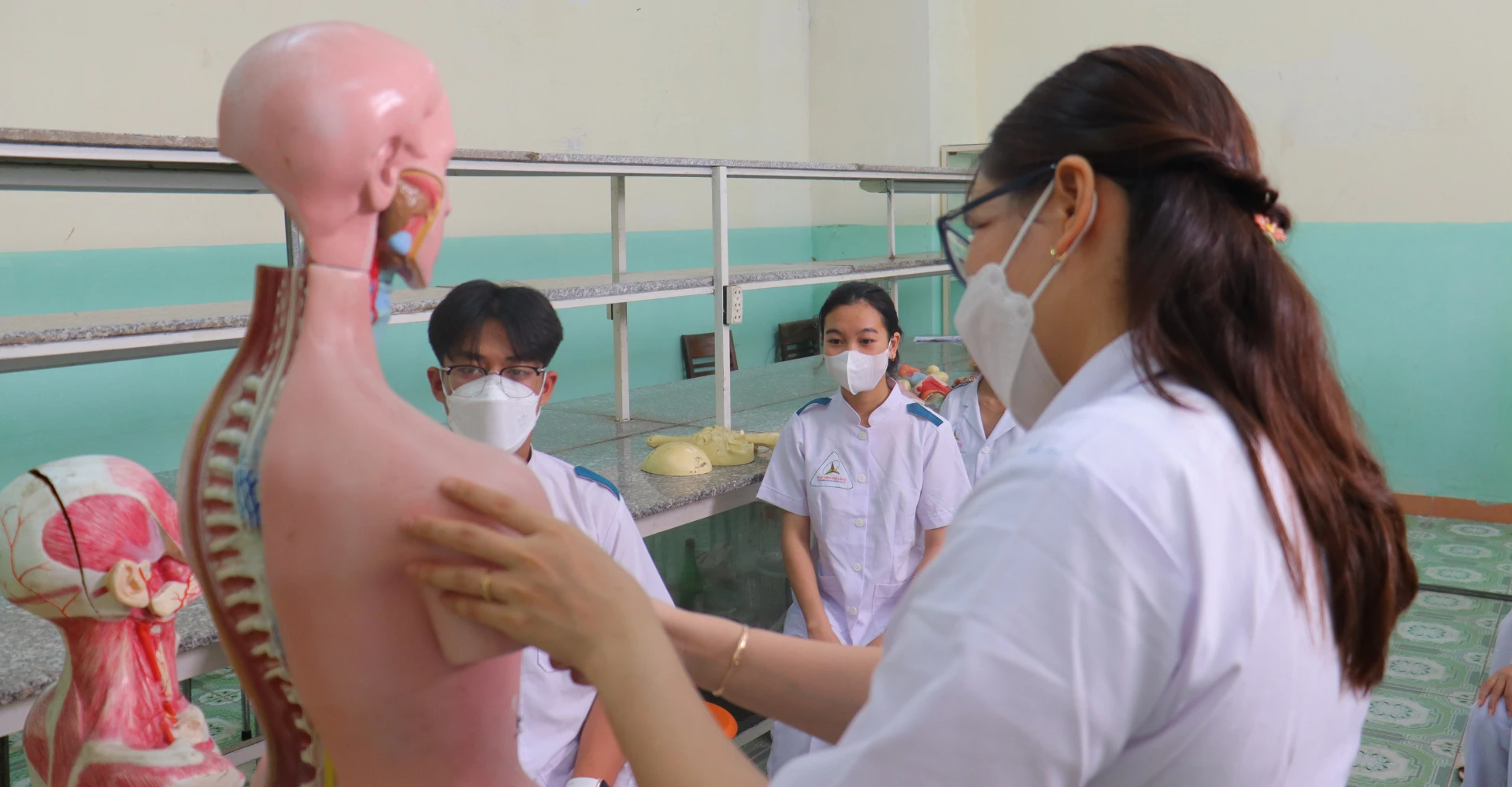 Cơ hội nghề nghiệp sinh viên Khoa Y Dược