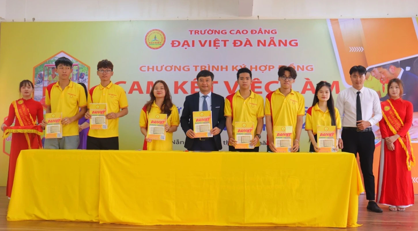 100% Sinh Viên Được Giới Thiệu Việc Làm Sau Tốt Nghiệp Tại Trường Cao Đẳng Đại Việt Đà Nẵng | Trường Cao Đẳng Đại Việt Đà Nẵng