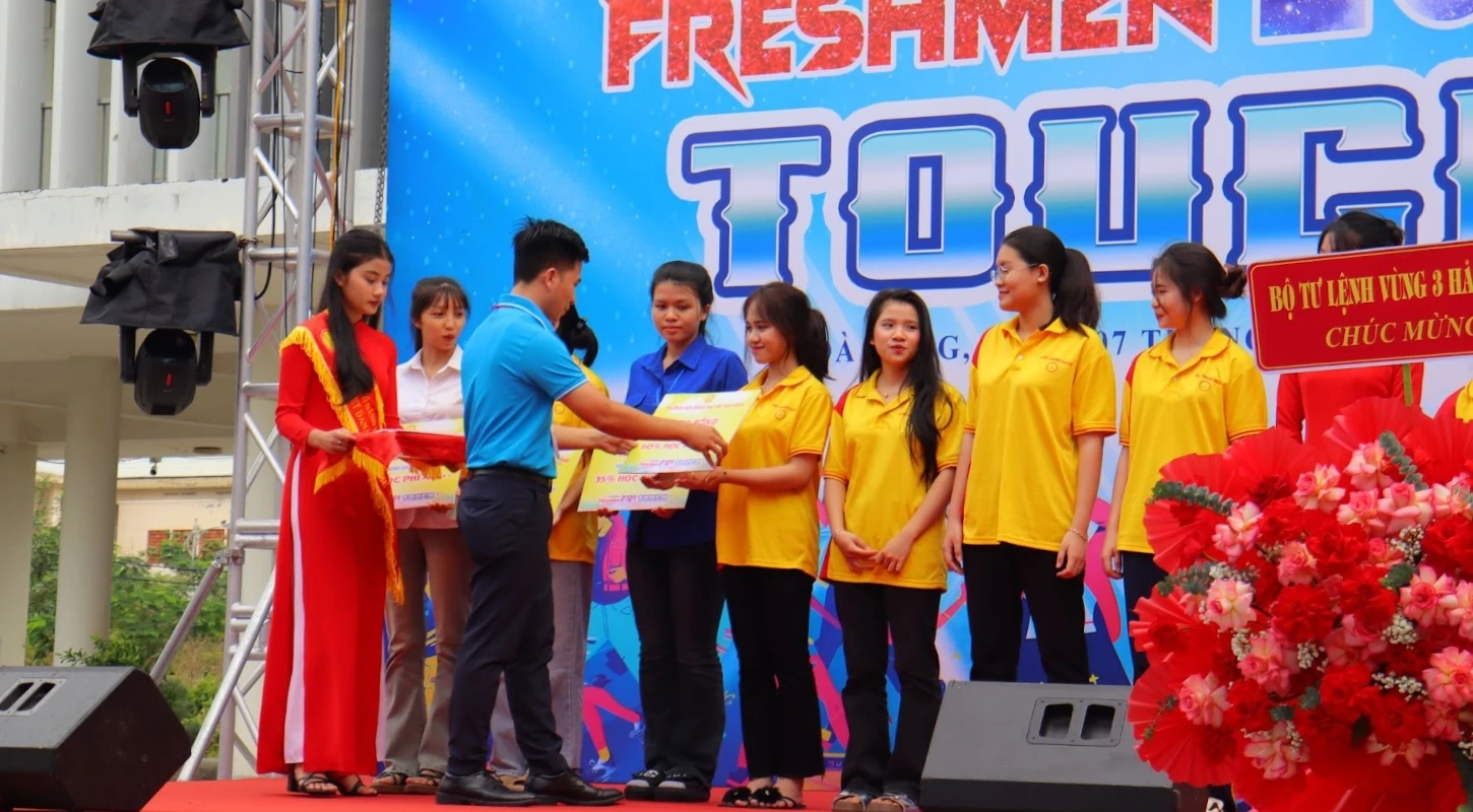 52 Suất Học Bổng Dành Cho Tân Sinh Viên K24 | Trường Cao Đẳng Đại Việt Đà Nẵng