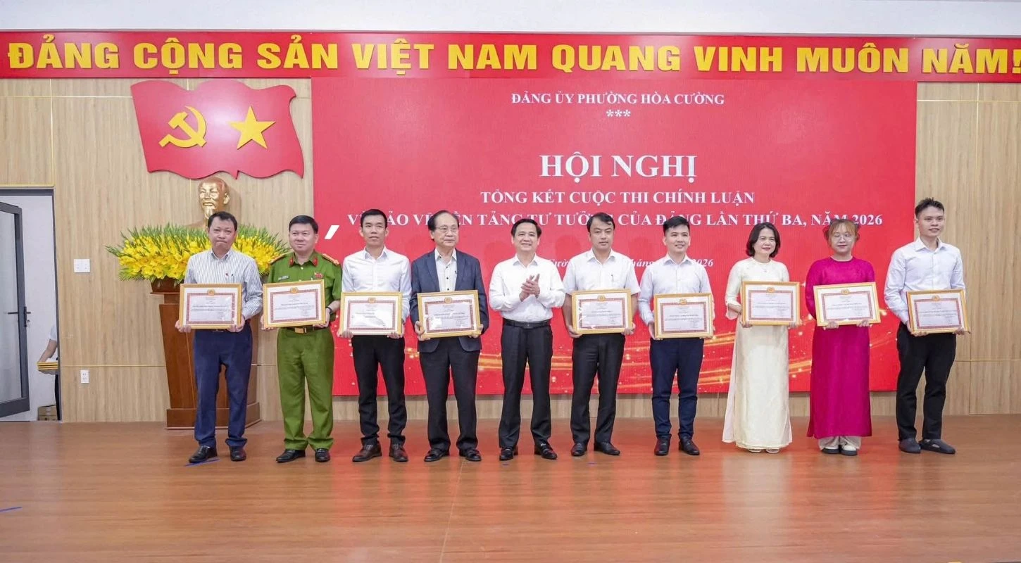CHI BỘ ĐẠI VIỆT ĐÀ NẴNG LỌT TOP 09 TẬP THỂ XUẤT SẮC | Trường Cao Đẳng Đại Việt Đà Nẵng
