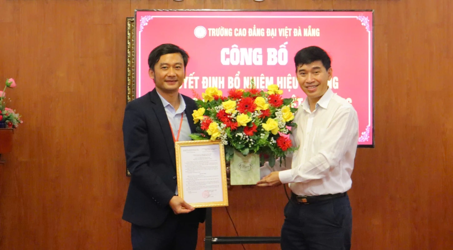 Công Bố Quyết Định Bổ Nhiệm Hiệu Trưởng Trường Cao Đẳng Đại Việt Đà Nẵng | Trường Cao Đẳng Đại Việt Đà Nẵng