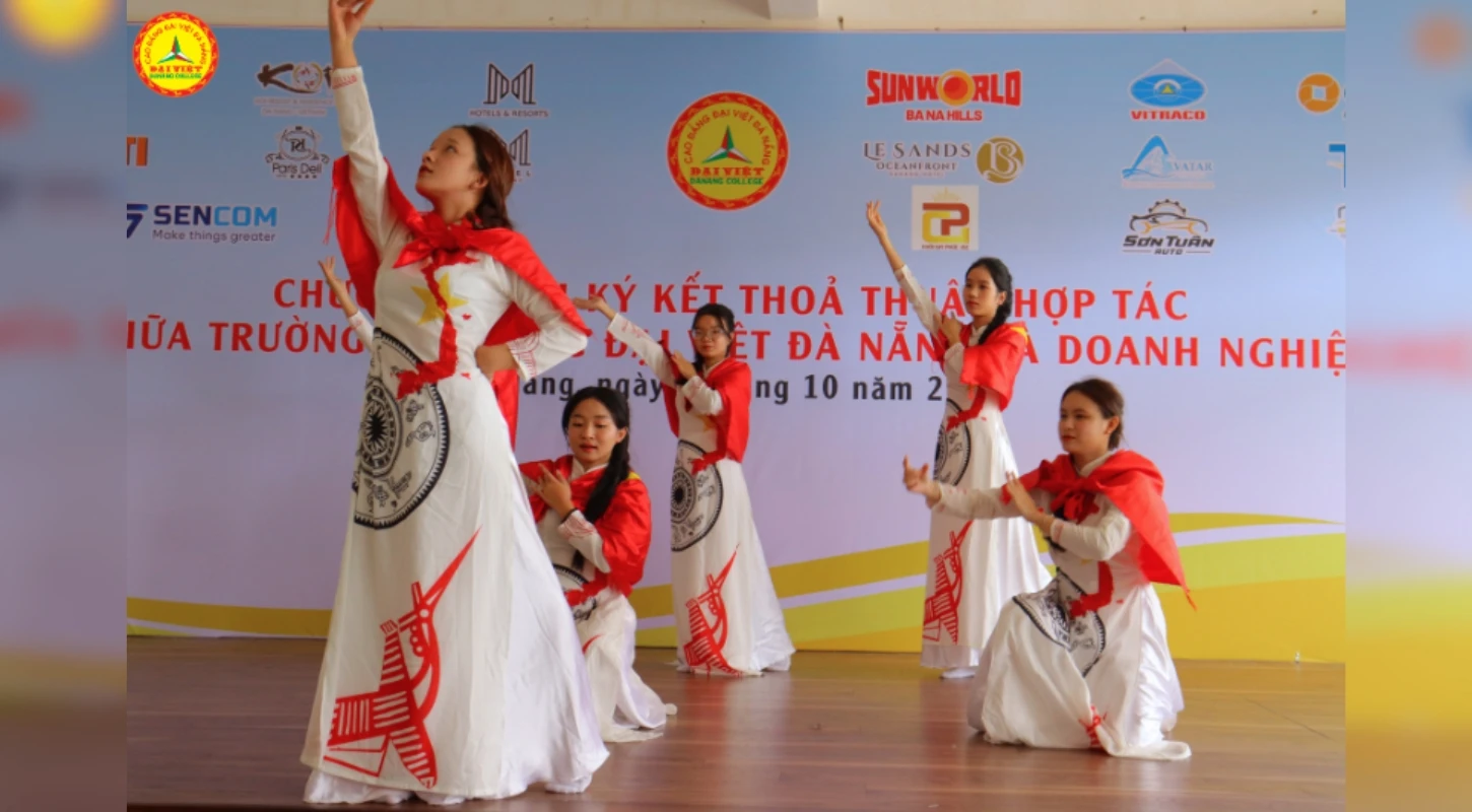 Đa Dạng Sắc Màu Tại Vòng Sơ Khảo Hội Diễn Văn Nghệ 20/11 | Trường Cao Đẳng Đại Việt Đà Nẵng