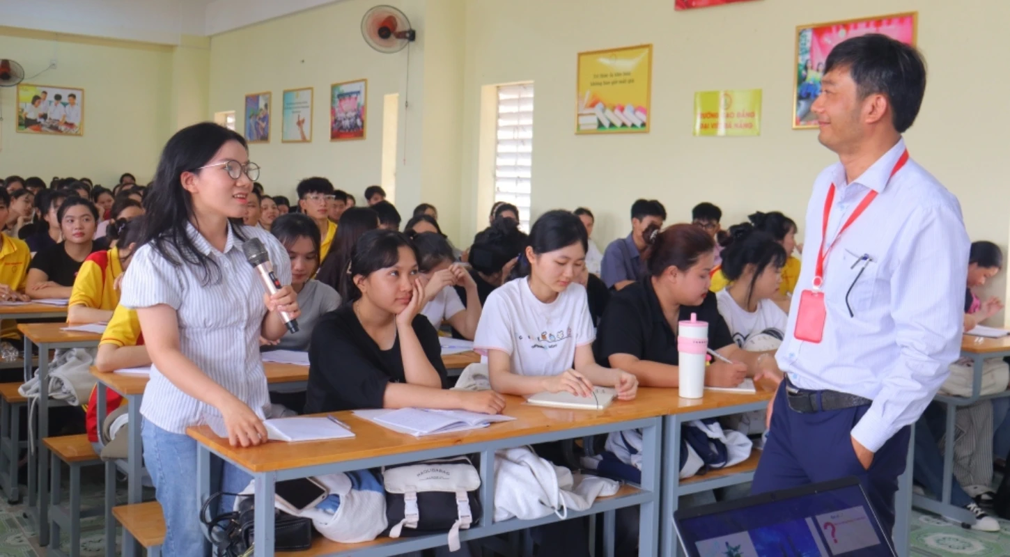 Diễn Giả Đặc Biệt Kết Lại Tuần Sinh Hoạt Công Dân K25 | Trường Cao Đẳng Đại Việt Đà Nẵng