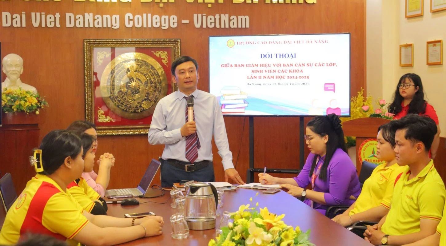 Đối Thoại Giữa Ban Giám Hiệu Với Ban Cán Sự, Sinh Viên Các Lớp Năm 2025 | Trường Cao Đẳng Đại Việt Đà Nẵng