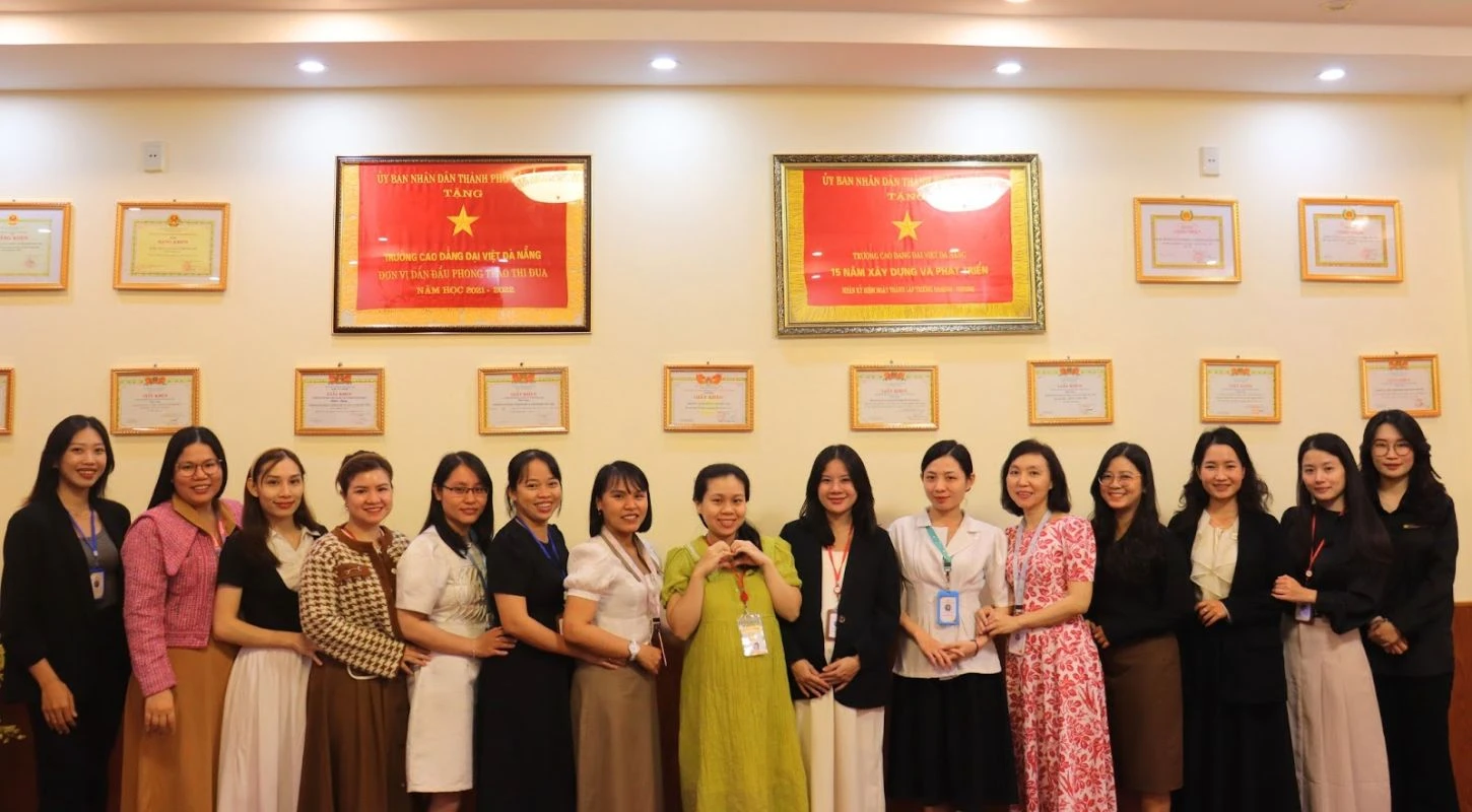 Gặp Mặt Kỷ Niệm 115 Năm Ngày Quốc Tế Phụ Nữ Tại Trường Cao Đẳng Đại Việt Đà Nẵng | Trường Cao Đẳng Đại Việt Đà Nẵng