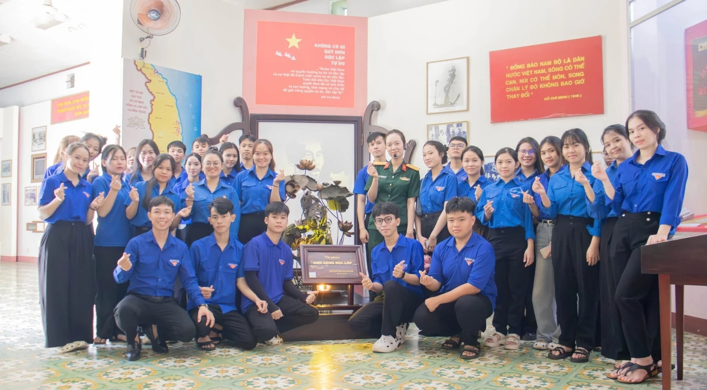 HÀNH TRÌNH “NGƯỜI CỘNG SẢN TRẺ” NĂM 2026 – BỒI ĐẮP LÝ TƯỞNG, VỮNG BƯỚC TƯƠNG LAI | Trường Cao Đẳng Đại Việt Đà Nẵng