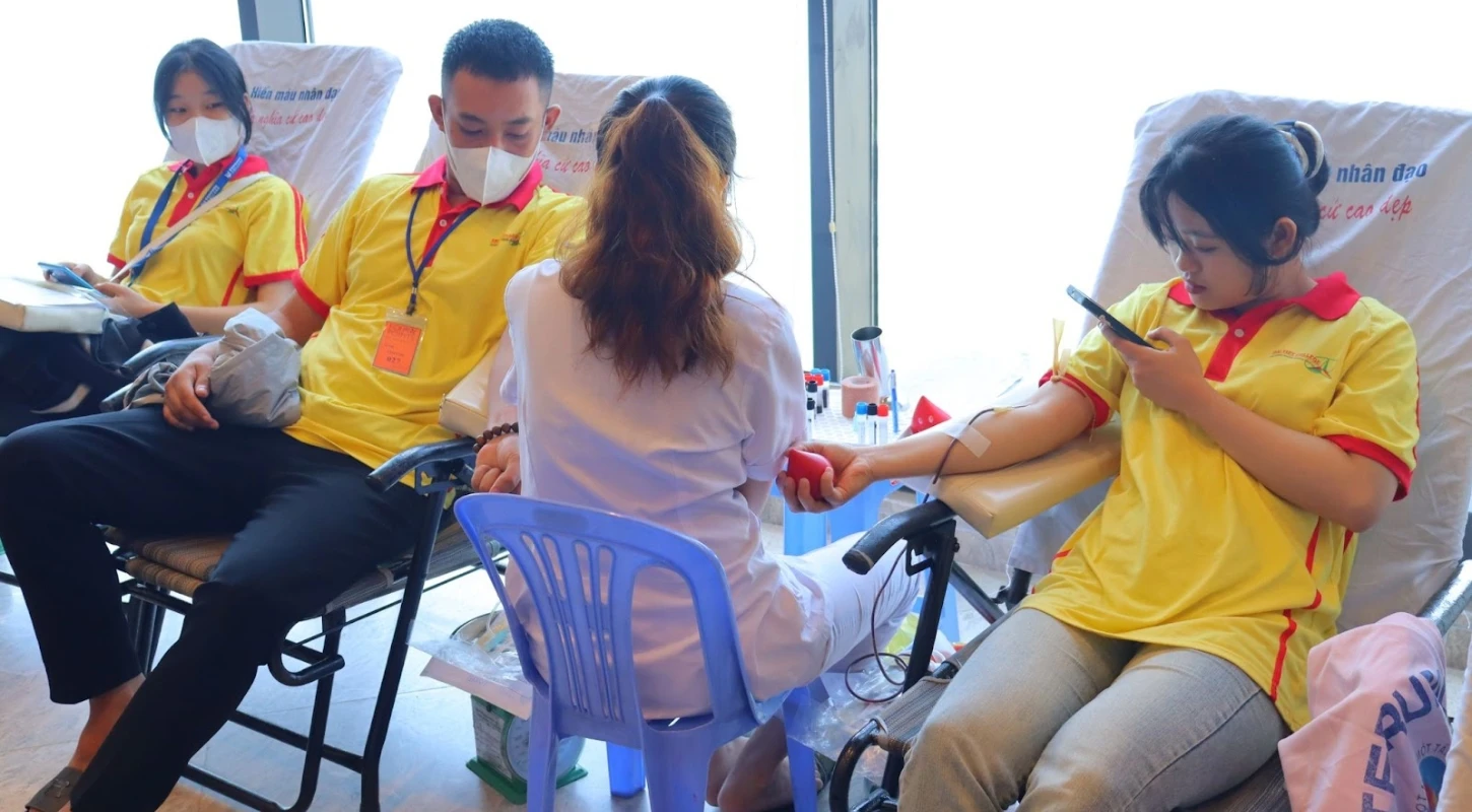Hiến Máu Tình Nguyện, Nghĩa Cử Đẹp Của Sinh Viên Trường Cao Đẳng Đại Việt Đà Nẵng | Trường Cao Đẳng Đại Việt Đà Nẵng