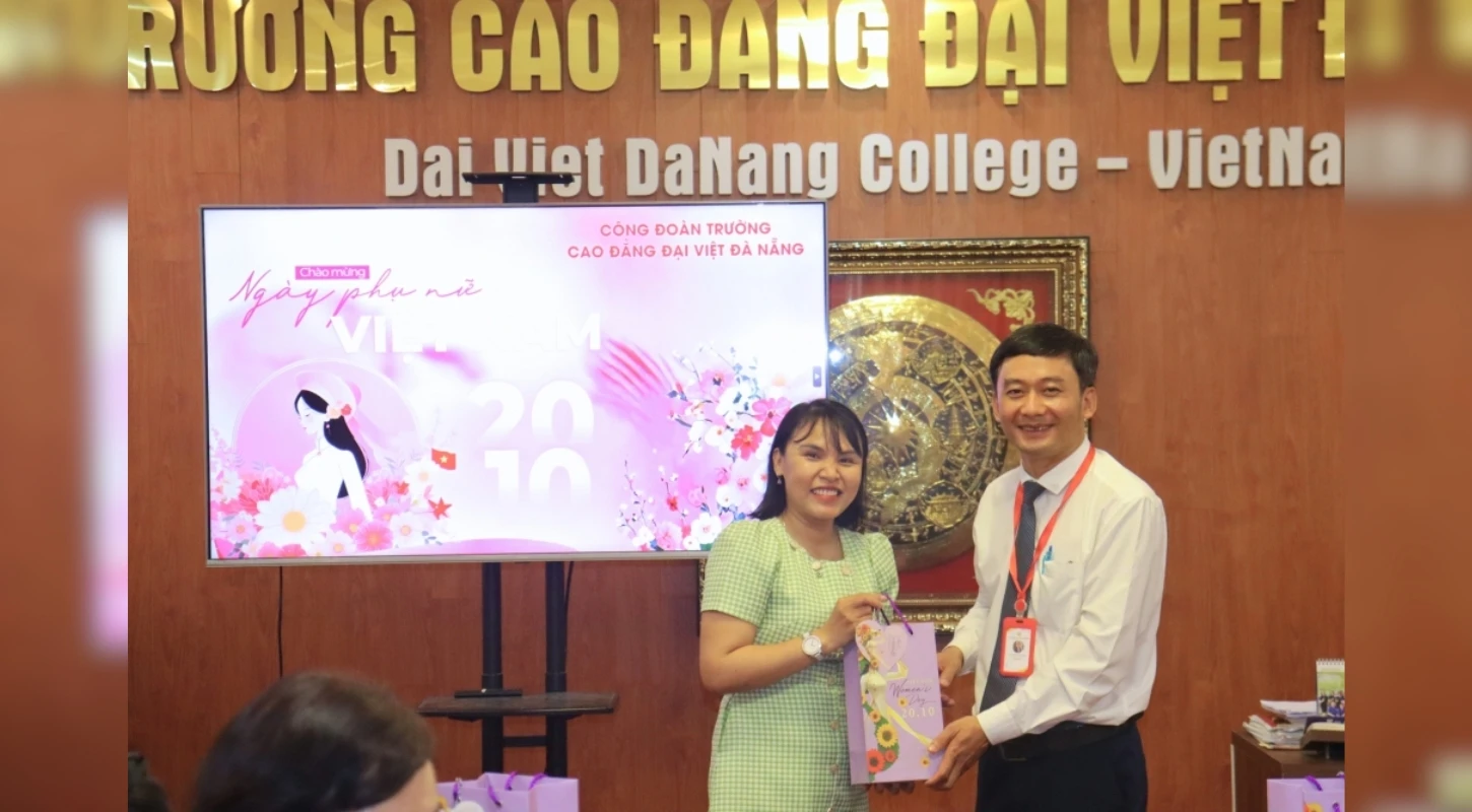 Hoạt Động 20/10 Tôn Vinh Nữ Cán Bộ, Nhân Viên | Trường Cao Đẳng Đại Việt Đà Nẵng