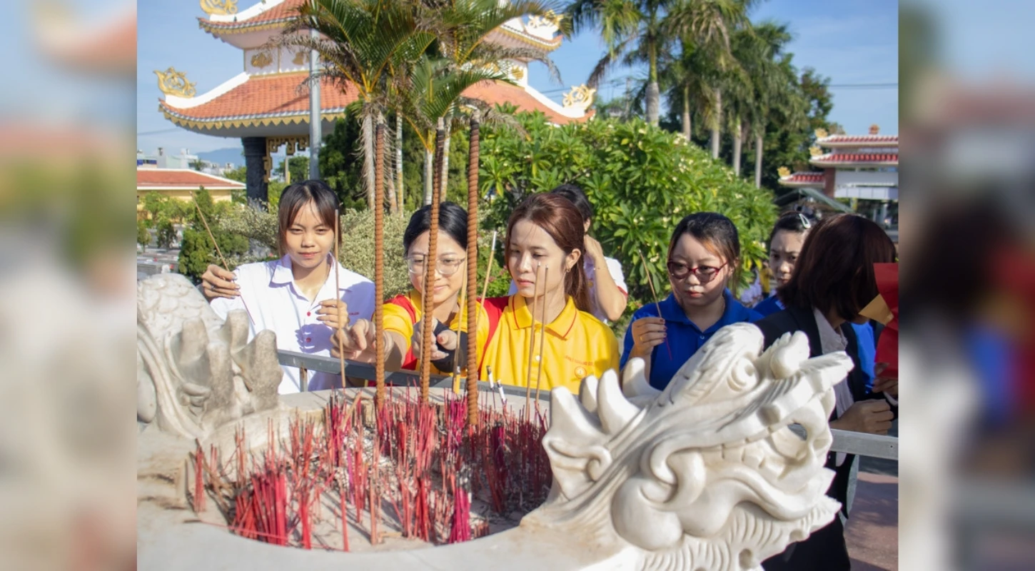 LAN TỎA ĐẠO LÝ 'UỐNG NƯỚC NHỚ NGUỒN' TỪ MÁI TRƯỜNG