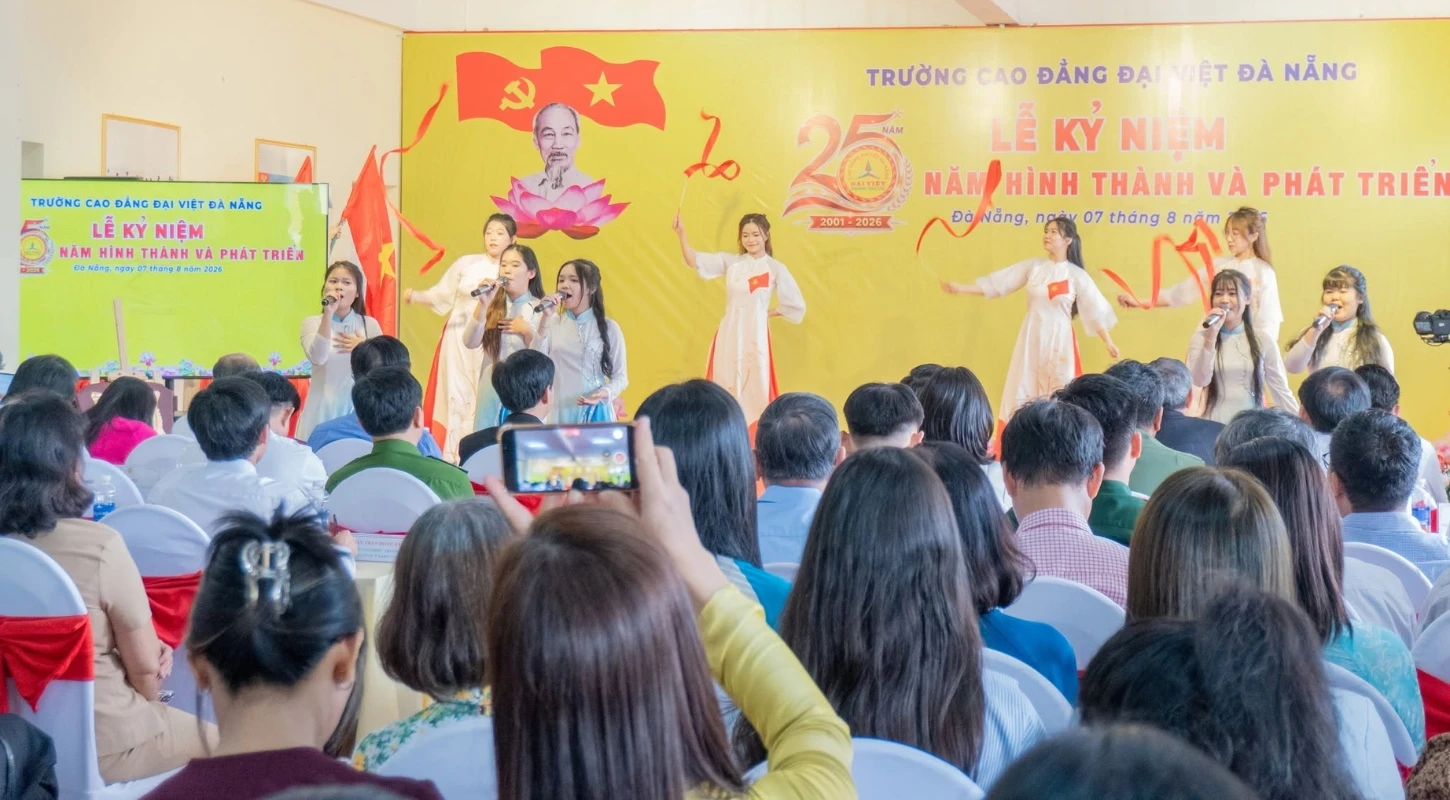 LỄ KỶ NIỆM 25 NĂM HÌNH THÀNH VÀ PHÁT TRIỂN TRƯỜNG CAO ĐẲNG ĐẠI VIỆT ĐÀ NẴNG – DẤU MỐC CỦA TỰ HÀO VÀ KHÁT VỌNG | Trường Cao Đẳng Đại Việt Đà Nẵng