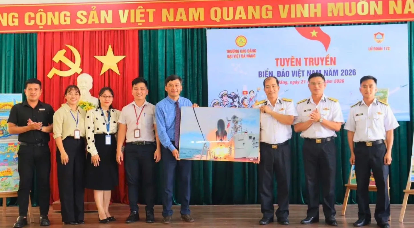 LỮ ĐOÀN 172 PHỐI HỢP VỚI TRƯỜNG CAO ĐẲNG ĐẠI VIỆT ĐÀ NẴNG TỔ CHỨC TUYÊN TRUYỀN BIỂN, ĐẢO NĂM 2026 | Trường Cao Đẳng Đại Việt Đà Nẵng