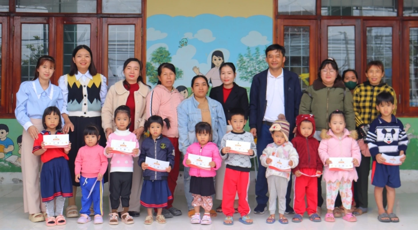 Sẻ Chia Kịp Thời Đến Cô Và Trò Trường Mầm Non Phước Hòa | Trường Cao Đẳng Đại Việt Đà Nẵng