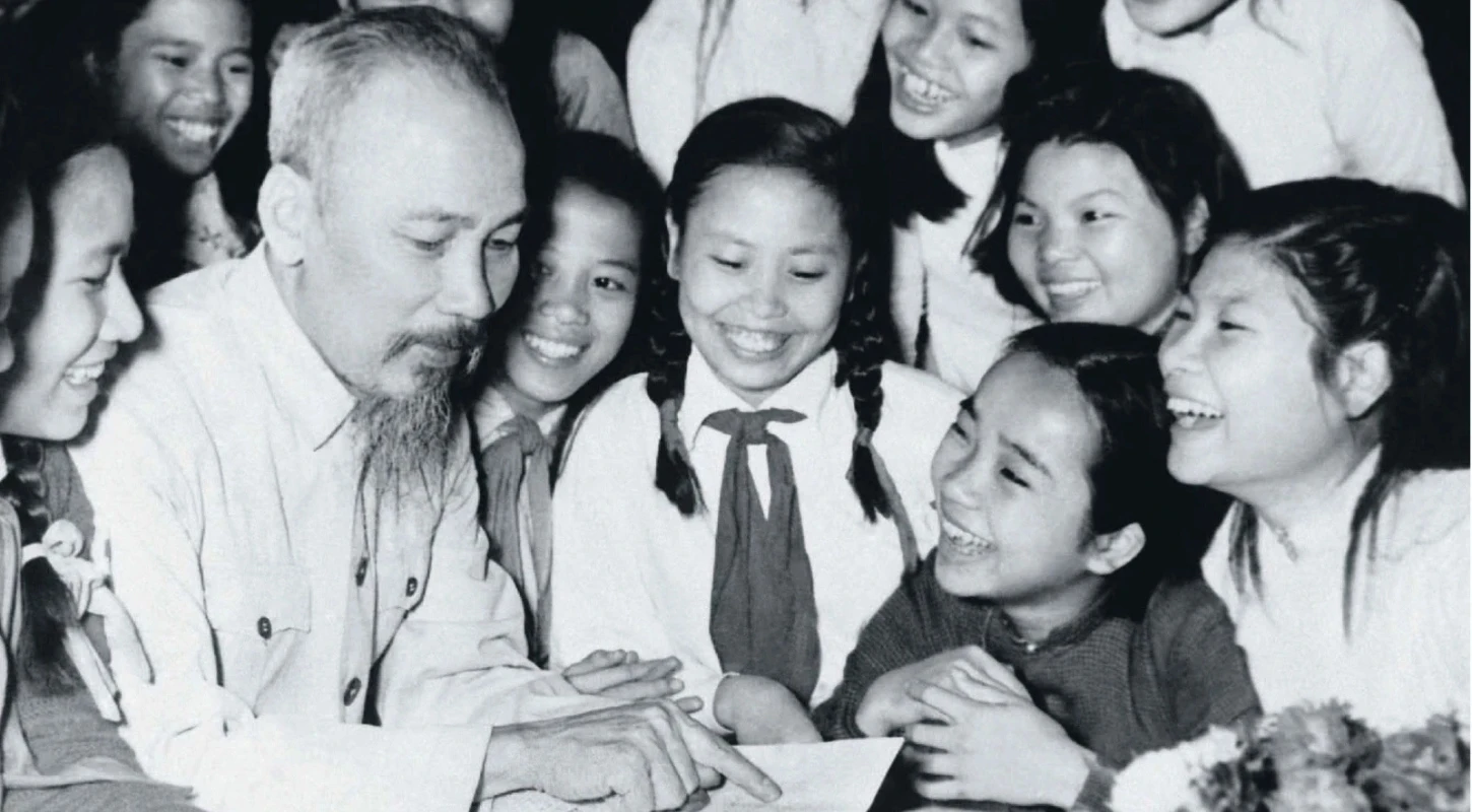 Tháng Năm Nhớ Bác - Nhớ Một Cuộc Đời Vì Nước, Vì Dân | Trường Cao Đẳng Đại Việt Đà Nẵng