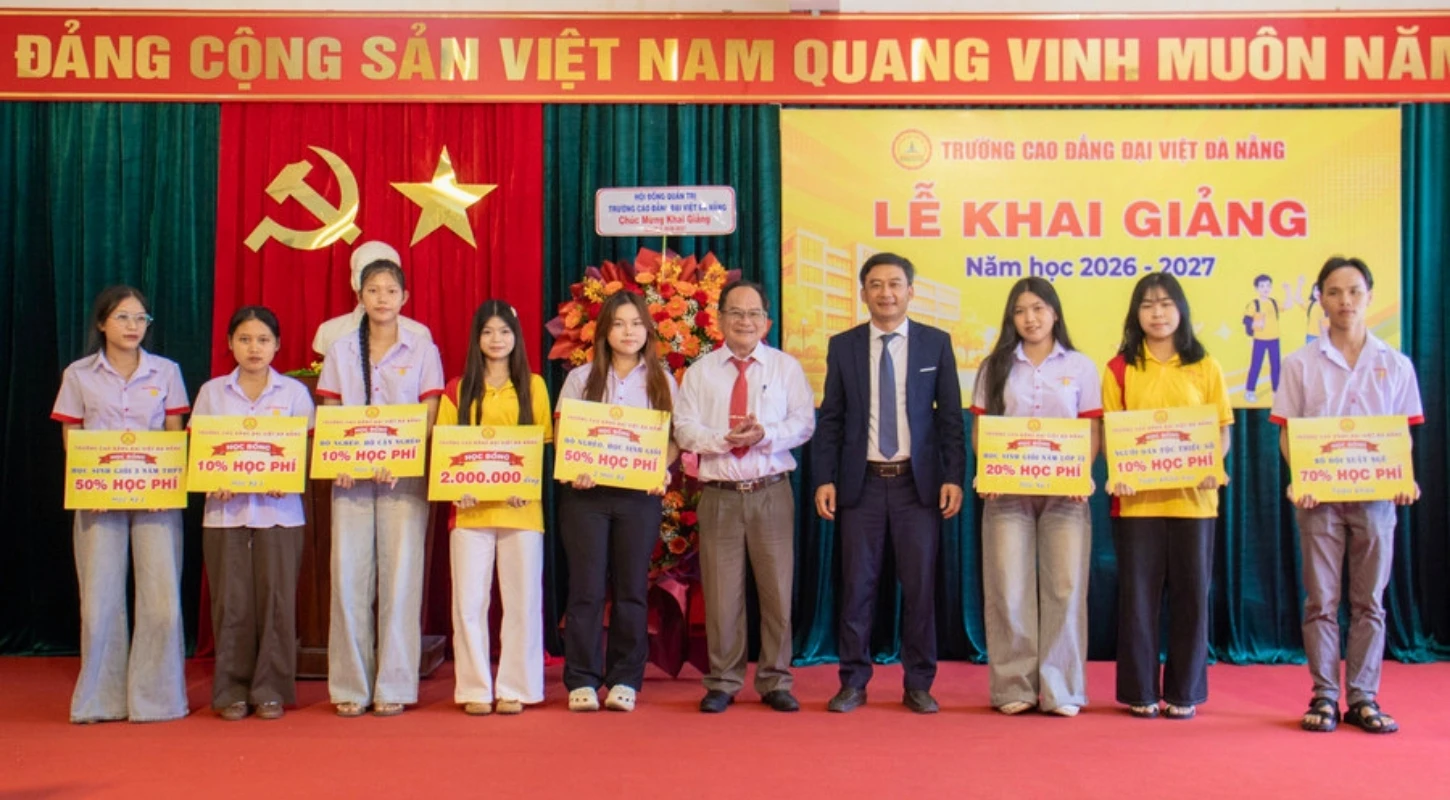 TRƯỜNG CAO ĐẲNG ĐẠI VIỆT ĐÀ NẴNG TRAO HÀNG TRĂM HỌC BỔNG, SẴN SÀNG HÀNH TRÌNH MỚI
