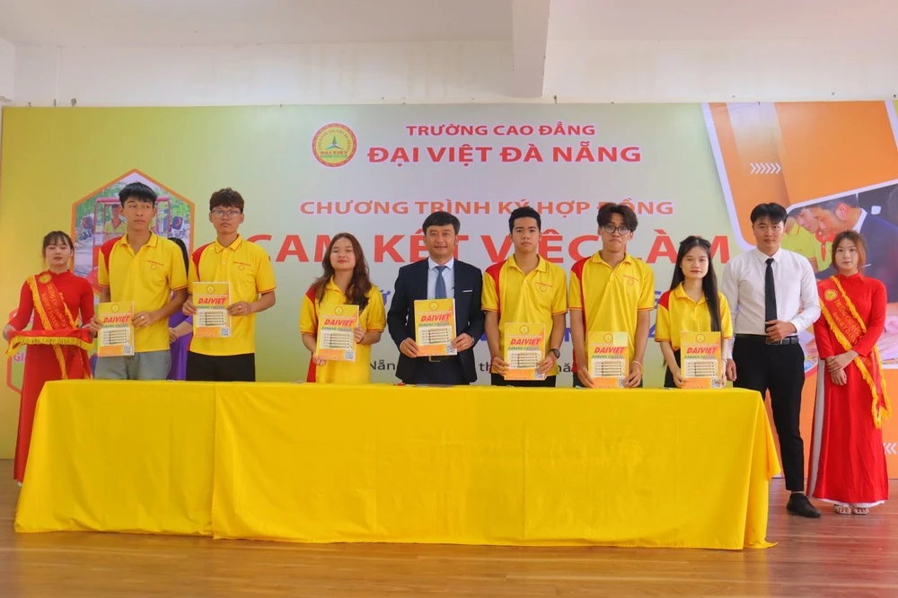 100% Sinh Viên Được Giới Thiệu Việc Làm Sau Tốt Nghiệp Tại Trường Cao Đẳng Đại Việt Đà Nẵng