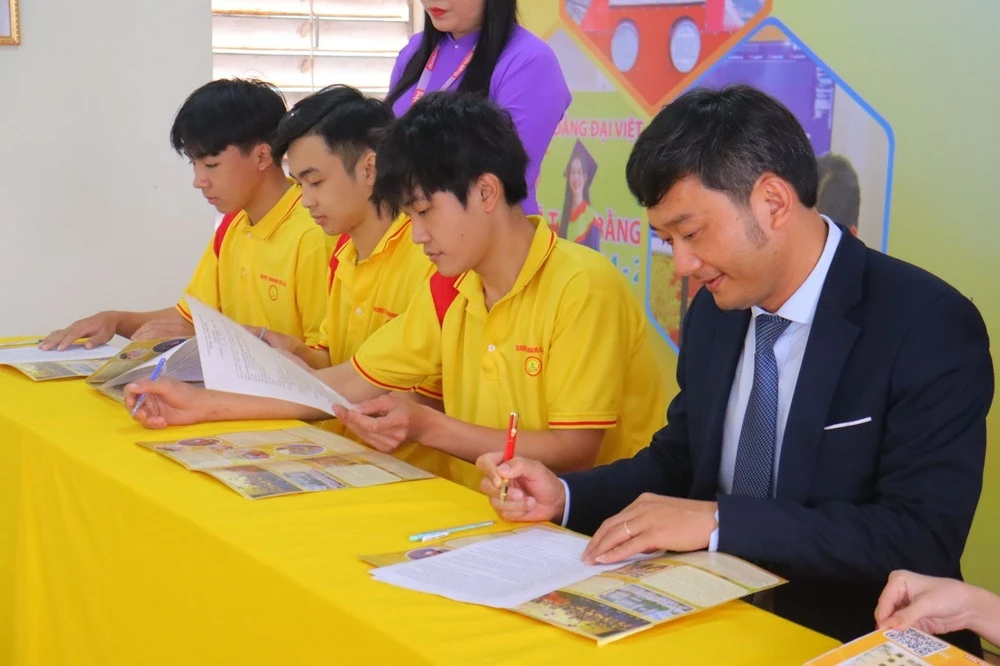 100% Sinh Viên Được Giới Thiệu Việc Làm Sau Tốt Nghiệp Tại Trường Cao Đẳng Đại Việt Đà Nẵng