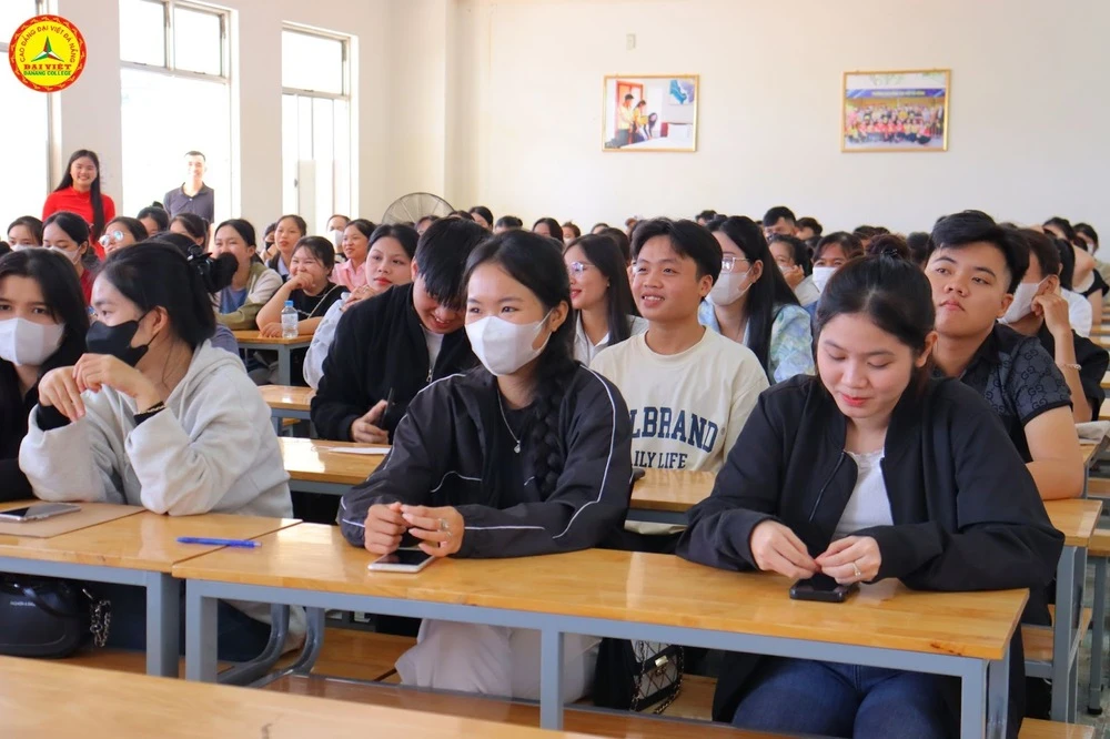 Ấn Tượng Và Nhiều Cảm Xúc Tại Lễ Khai Giảng Chào Mừng Tân Sinh Viên Nhập Học Đợt 5