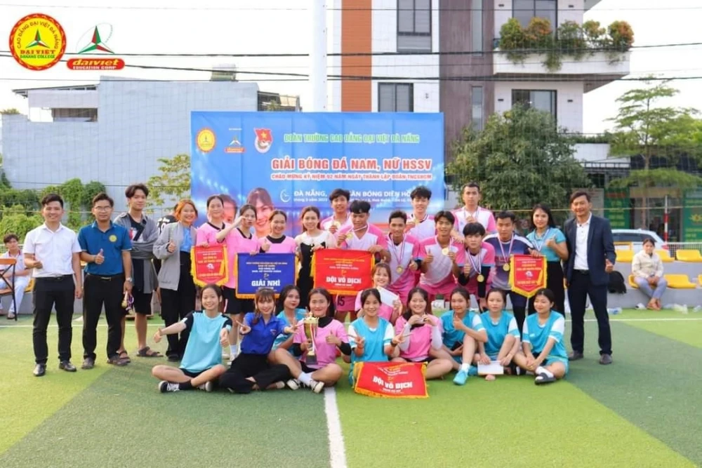 Bản Tin Trường: Giải Bóng Đá Nam Nữ HSSV Trường Cao Đẳng Đại Việt Đà Nẵng Khép Lại Sau 29 Trận Đấu Gay Cấn