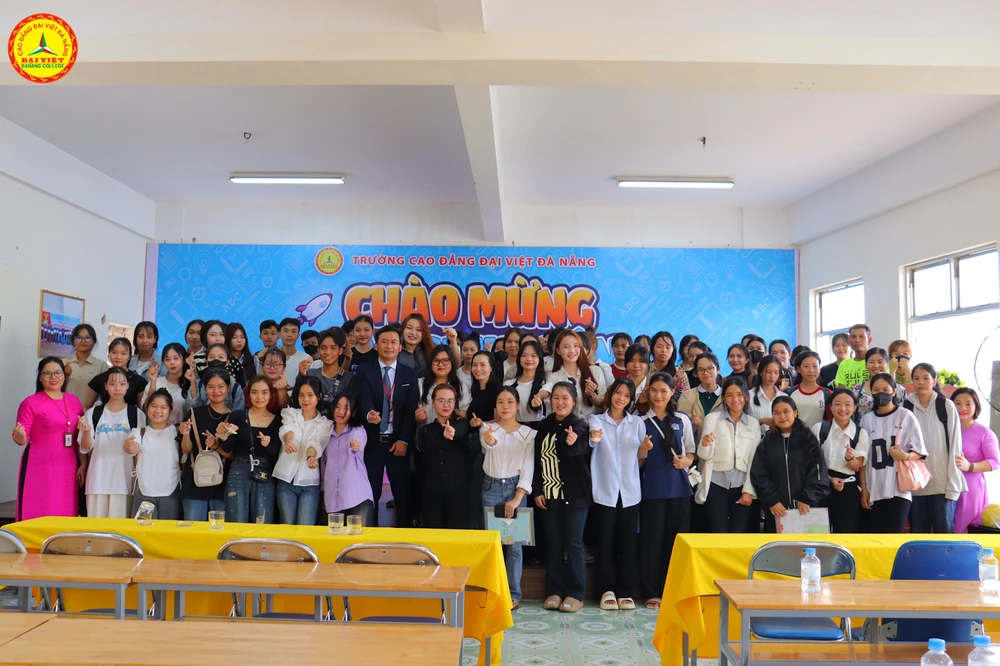 Chào Đón Gần 200 Tân Sinh Viên Và Phụ Huynh Đến Với Chương Trình Khai Giảng Đợt 6