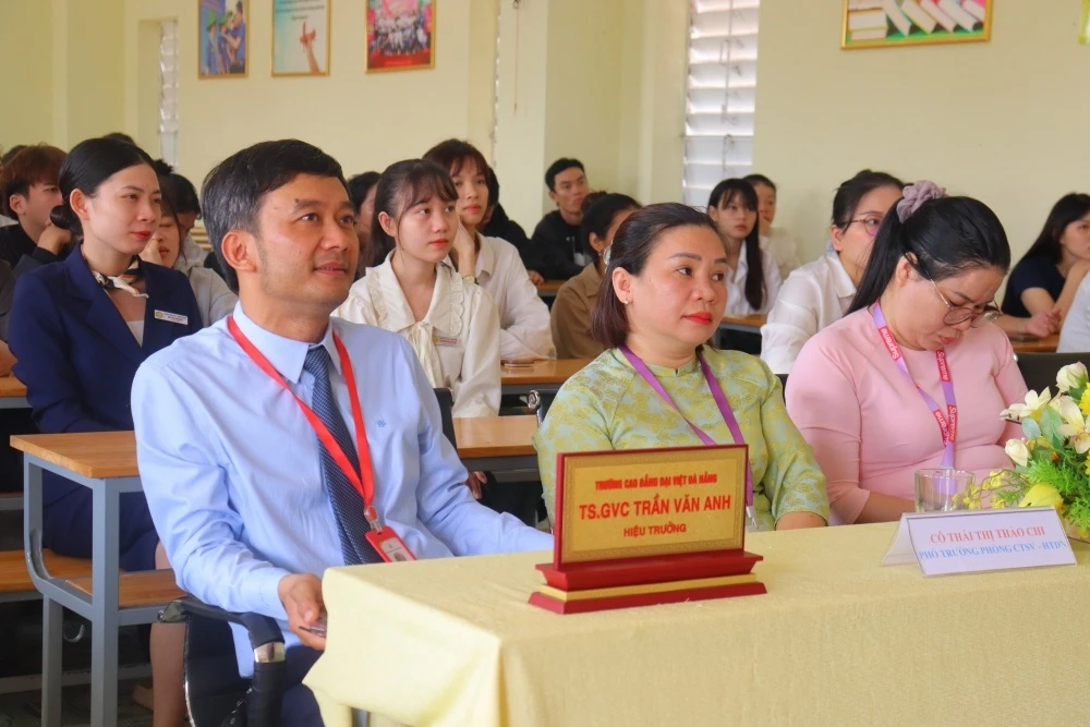 Chào Đón Tân Sinh Viên Gia Nhập Đại Gia Đình Dve Đà Nẵng