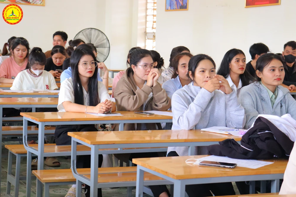 Chào Đón Tân Sinh Viên K24 Nhập Học Đợt 7 Tại Trường Cao Đẳng Đại Việt Đà Nẵng