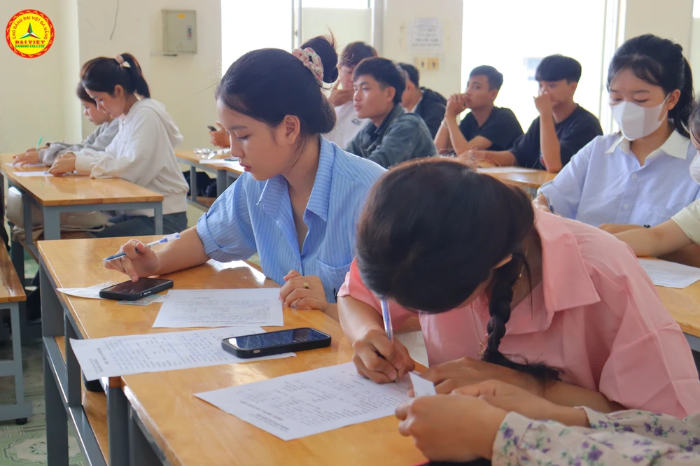 Chào Đón Tân Sinh Viên K24 Nhập Học Đợt 7 Tại Trường Cao Đẳng Đại Việt Đà Nẵng