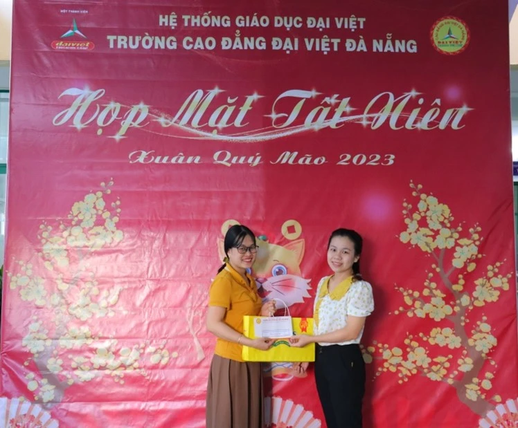 Nấu Bánh Chưng Sum Vầy 2023 – Hoạt Động Tết Ý Nghĩa tại Trường Cao Đẳng Đại Việt Đà Nẵng