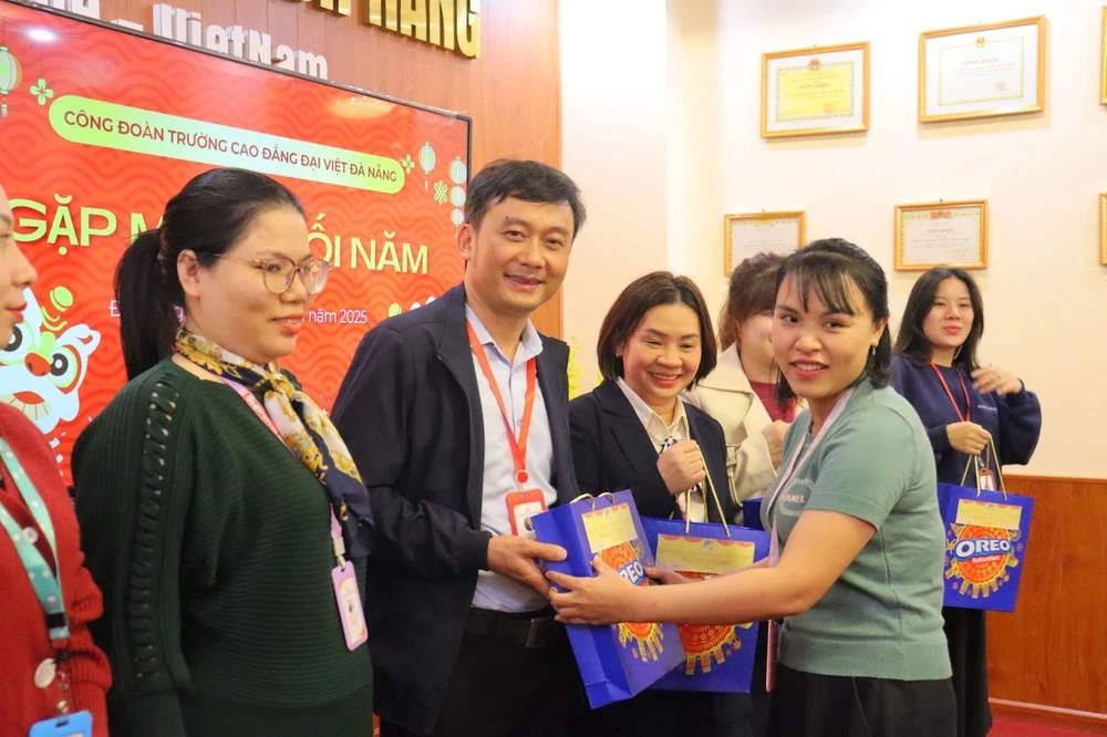 Công Đoàn Trường Cao Đẳng Đại Việt Đà Nẵng Gặp Mặt Cuối Năm – Tổng Kết Và Tri Ân