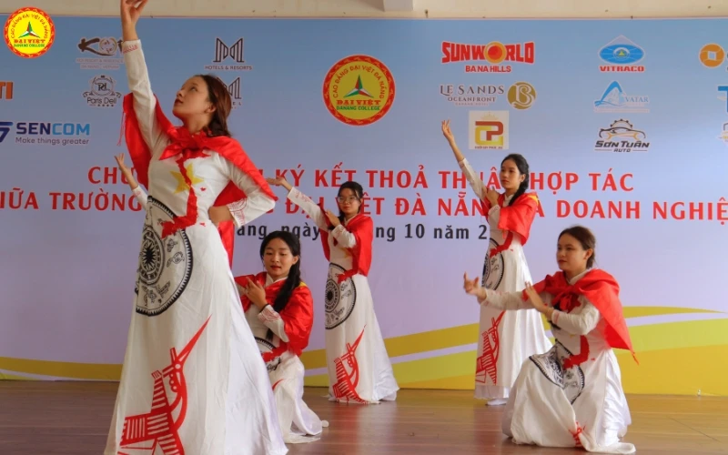 Đa Dạng Sắc Màu Tại Vòng Sơ Khảo Hội Diễn Văn Nghệ 20/11