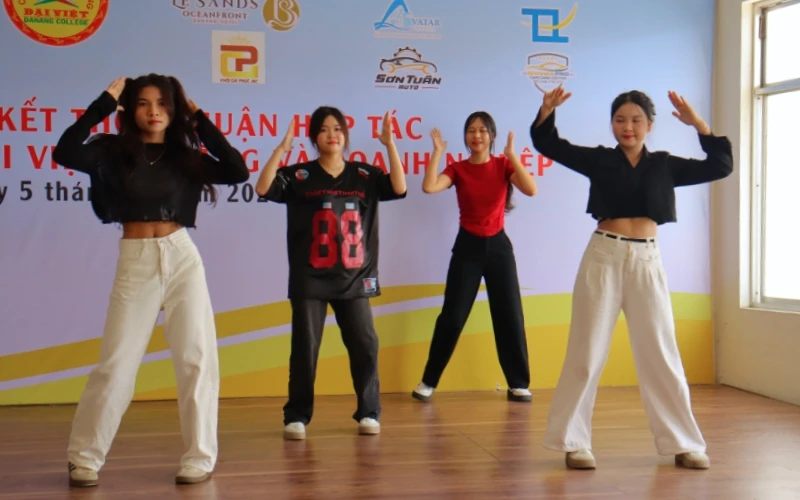 Đa Dạng Sắc Màu Tại Vòng Sơ Khảo Hội Diễn Văn Nghệ 20/11