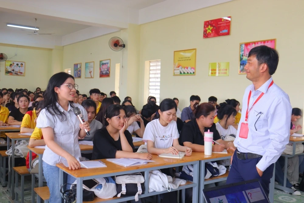 Diễn giả đặc biệt kết lại tuần sinh hoạt công dân K25