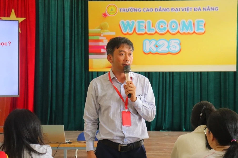 Diễn giả đặc biệt kết lại tuần sinh hoạt công dân K25