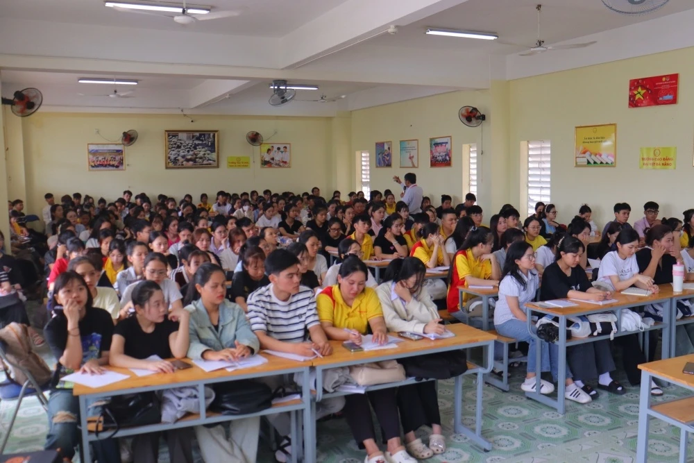 Diễn giả đặc biệt kết lại tuần sinh hoạt công dân K25