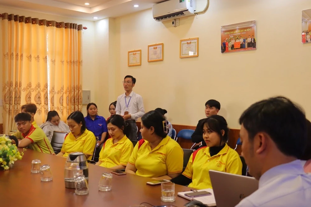 Đối Thoại Giữa Ban Giám Hiệu Với Ban Cán Sự, Sinh Viên Các Lớp Năm 2025