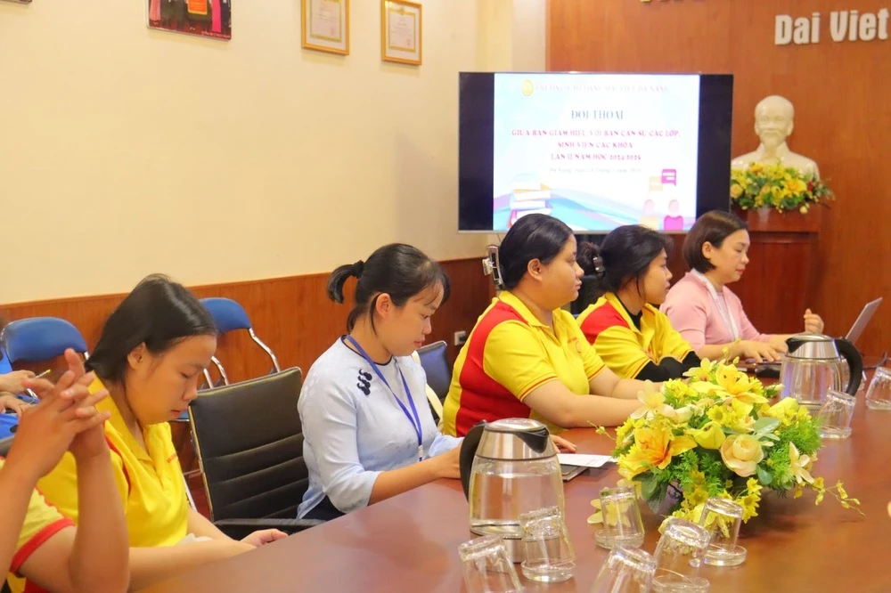 Đối Thoại Giữa Ban Giám Hiệu Với Ban Cán Sự, Sinh Viên Các Lớp Năm 2025