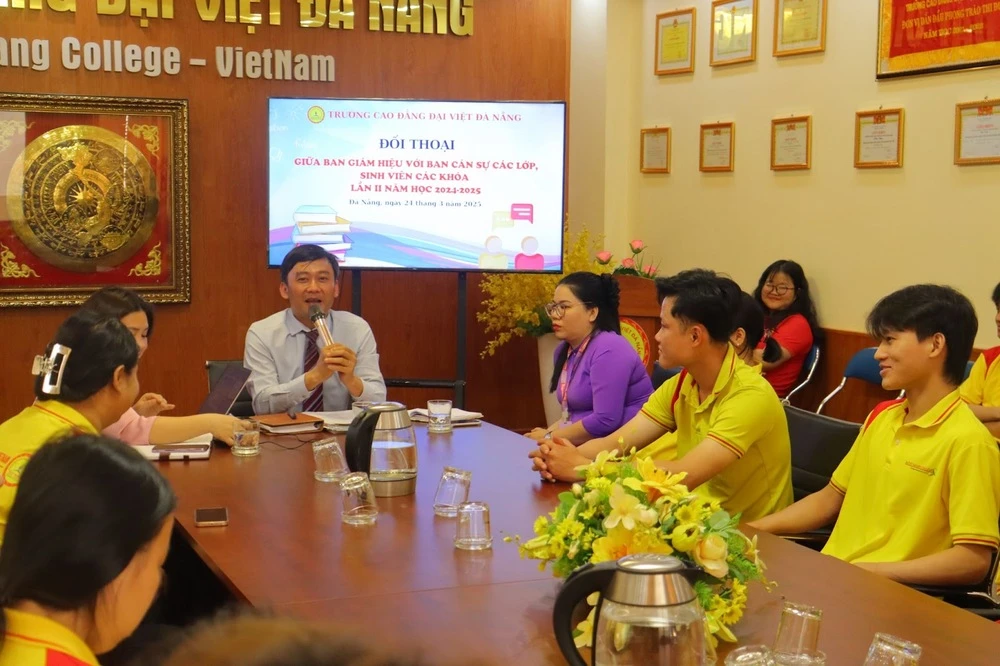 Đối Thoại Giữa Ban Giám Hiệu Với Ban Cán Sự, Sinh Viên Các Lớp Năm 2025