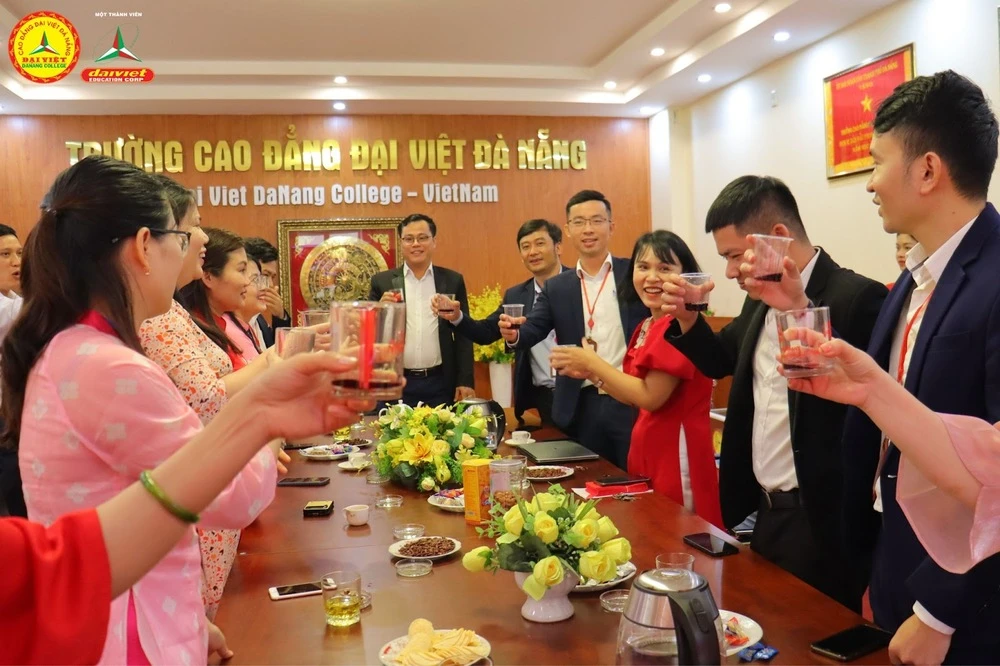 Dve Đà Nẵng Lì Xì Khai Xuân 2024