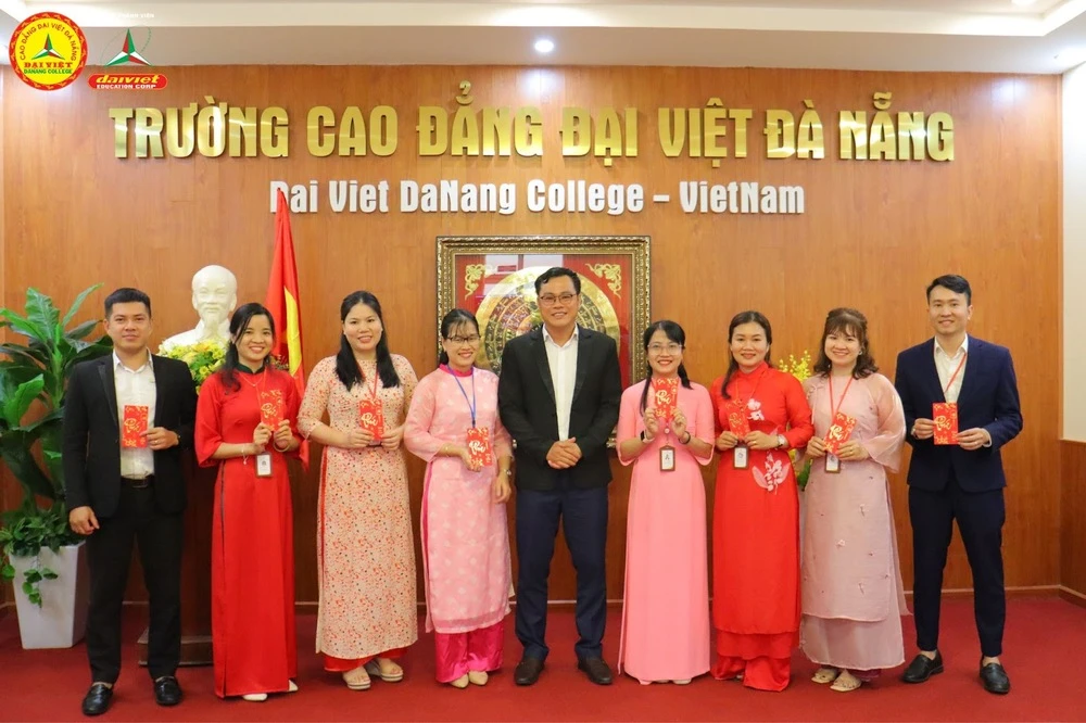 Dve Đà Nẵng Lì Xì Khai Xuân 2024