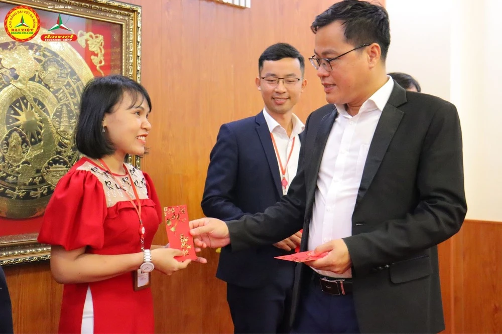 Dve Đà Nẵng Lì Xì Khai Xuân 2024