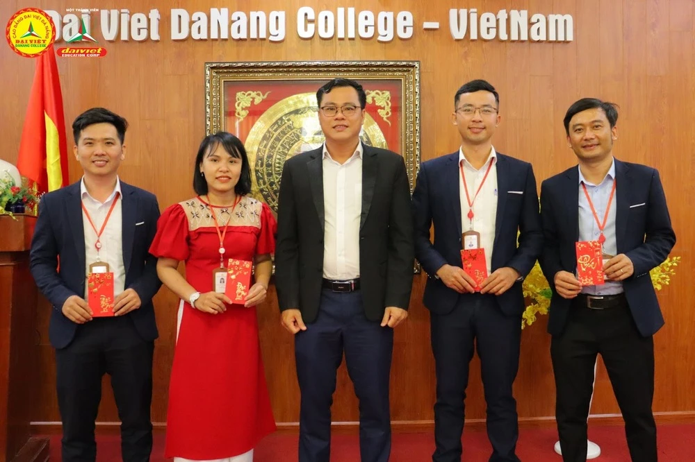 Dve Đà Nẵng Lì Xì Khai Xuân 2024