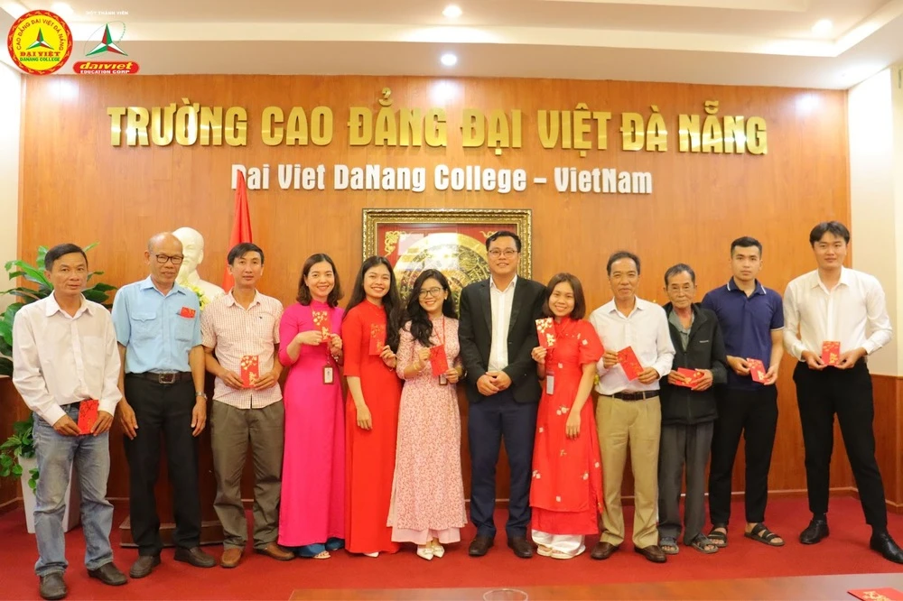 Dve Đà Nẵng Lì Xì Khai Xuân 2024