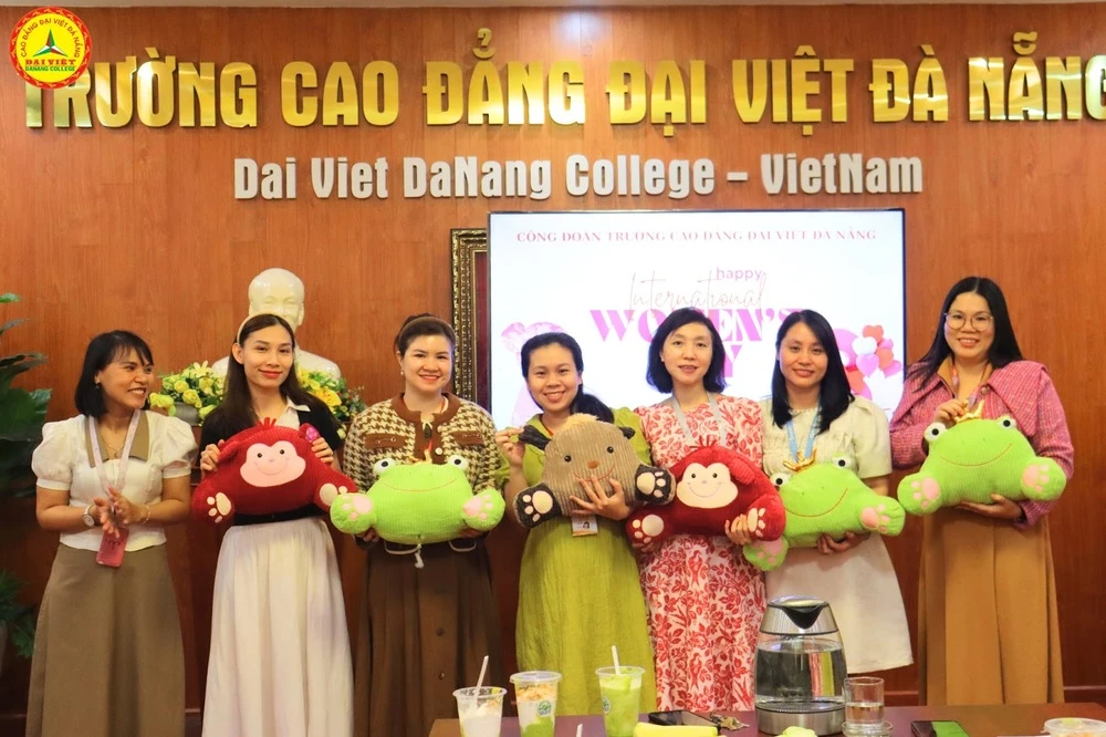 Gặp Mặt Kỷ Niệm 115 Năm Ngày Quốc Tế Phụ Nữ Tại Trường Cao Đẳng Đại Việt Đà Nẵng