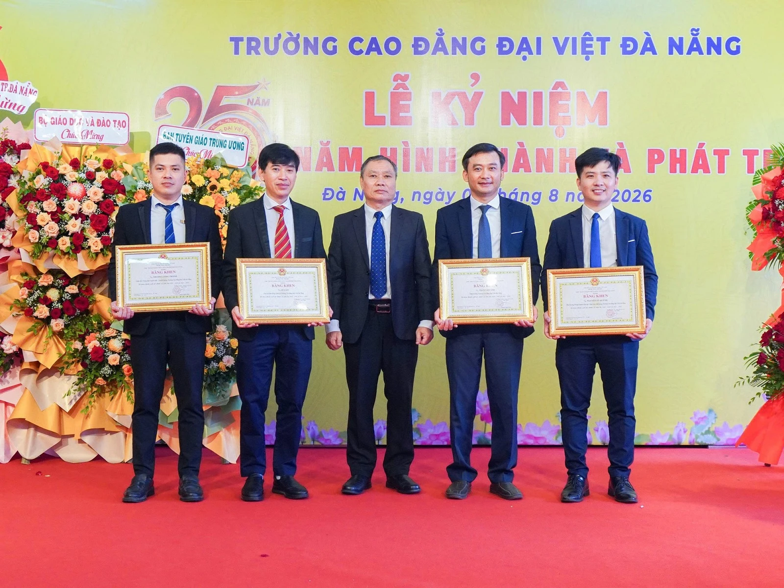 'GIẢNG ĐƯỜNG MỞ' ĐƯA SINH VIÊN ĐẾN DOANH NGHIỆP NGAY TỪ NĂM NHẤT