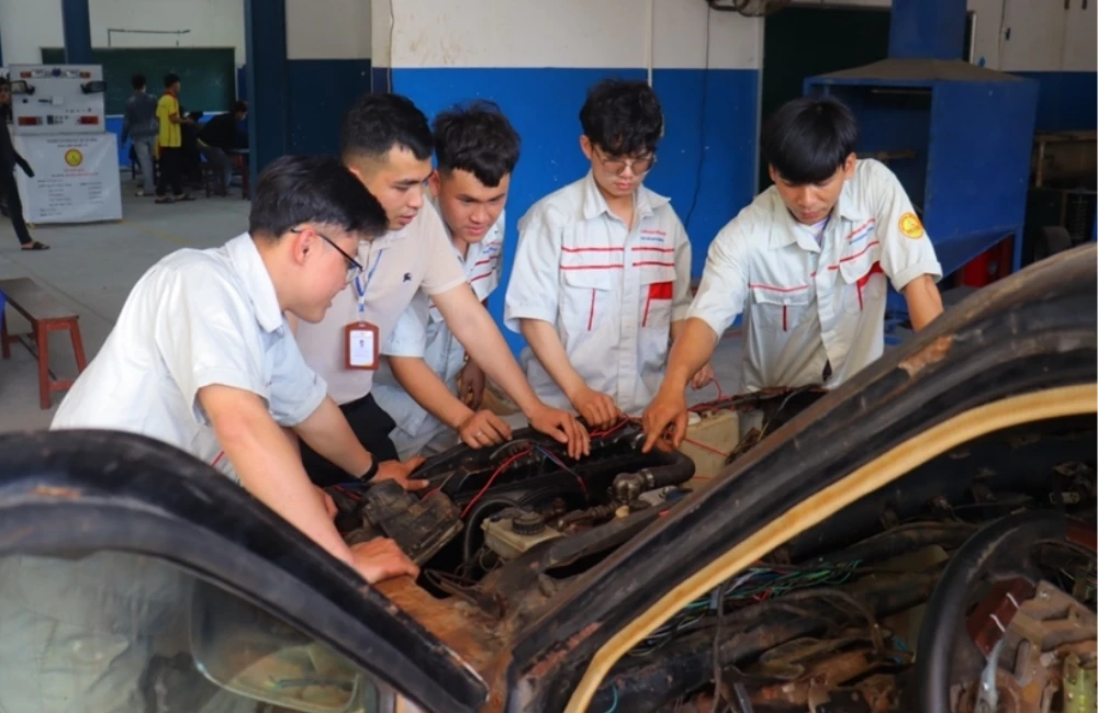 HÀNH TRÌNH PHÁT TRIỂN VÀ KHẲNG ĐỊNH THƯƠNG HIỆU